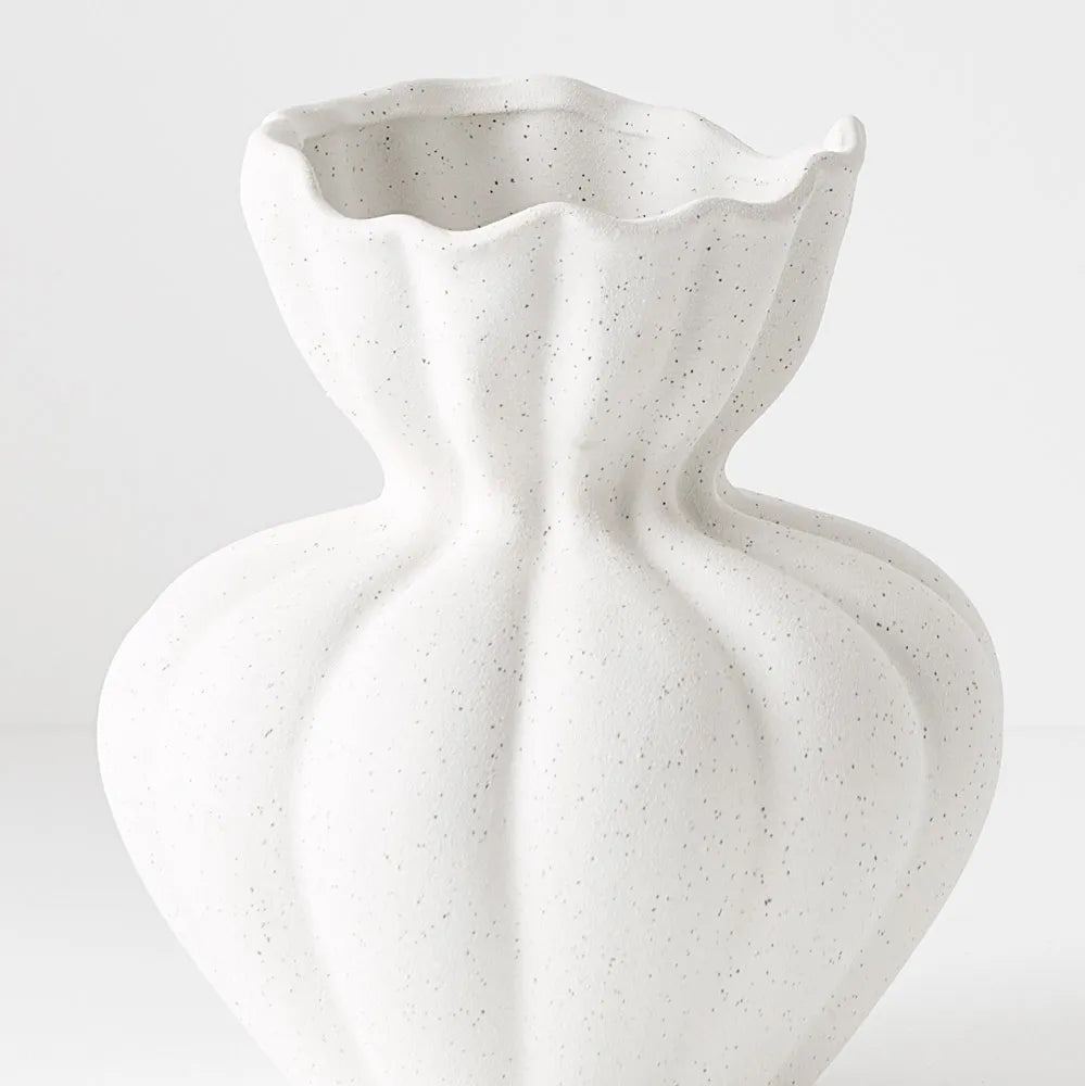 Basma Vase